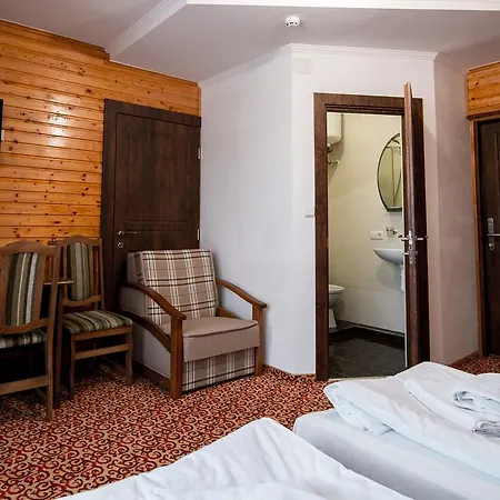 מלון Karpatska Vezha *